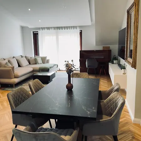 Forseti Center Luxury Penthouse Apartmán *
